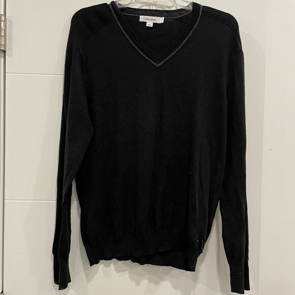 Calvin Klein V-neck sweater - Picture 1 of 3